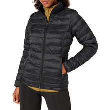 Carica l'immagine nel visualizzatore di Gallery, Amazon Essentials Piumino leggero a maniche lunghe resistente all'acqua ripiegabile (disponibile in taglie forti) Donna, Nero, XL