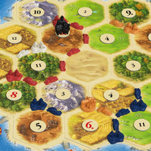 Carica l'immagine nel visualizzatore di Gallery, Giochi Uniti - Catan Base Eco – Gioco da tavolo, Catan, 3-4 Giocatori, 10+ Anni, GU741, Edizione italiana
