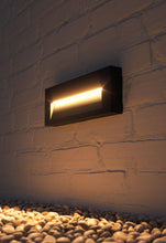 Carica l'immagine nel visualizzatore di Gallery, BENEITO FAURE Faretto Led segnapasso da parete a superficie Tween - 5W, Switch CCT, Illuminazione Interni ed Esterni, co