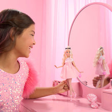 Carica l'immagine nel visualizzatore di Gallery, Barbie Bambola Deluxe Style con Outfit #3 Barbiecore