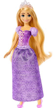 Carica l&#39;immagine nel visualizzatore di Gallery, Mattel Disney Princess - Rapunzel bambola vestita alla moda con capi e accessori scintillanti ispirati al film, giocattolo per bambini, 3+ Anni, HLW03