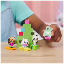 Carica l'immagine nel visualizzatore di Gallery, Gabby’s Dollhouse, Calendario Avvento 2023, 24 Giocattoli a Sorpresa con Personaggi, Adesivi e Accessori per la Casa delle Bambole di Gabby, Giocattoli per Bambine e Bambini, 3+ Anni