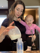 Carica l'immagine nel visualizzatore di Gallery, Bellababy Electric Breast Pump Portable 2 Series, Electric Portable Double Hands-Free Milk Pump with Touchscreen LCD Dis