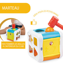 Carica l&#39;immagine nel visualizzatore di Gallery, Chicco Cubo Incastra e Martella 2 in 1, Gioco Educativo per Bambini 10 Mesi - 3 Anni, con 4 Forme Geometriche, 2 Sfere e Martello Giocattolo, Multiattività