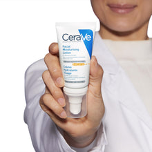 Carica l'immagine nel visualizzatore di Gallery, CeraVe Crema Idratante Viso SPF 50, Per Pelli da Normali a Secche, 52 ml