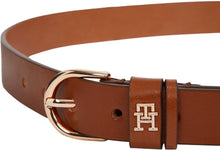 Carica l'immagine nel visualizzatore di Gallery, Tommy Hilfiger Donna Cintura Essential Effortless 2,5 cm Cintura in Pelle, Marrone (Cognac), 120 cm