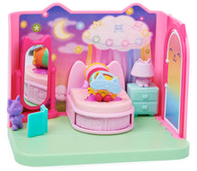 Carica l'immagine nel visualizzatore di Gallery, Gabby's Dollhouse, La camera da letto di Cuscigatta, mini playset stanze della casa, giochi per bambini dai 3 anni in su