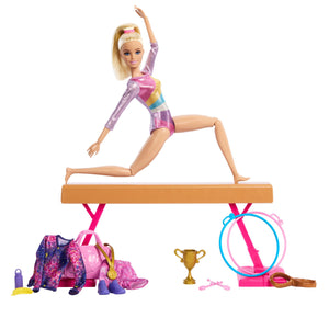 Barbie - Ginnastica Artistica, playset con bambola ginnasta bionda, tuta per il riscaldamento, trave, fermo a C per le acrobazie e 10+ accessori inclusi, giocattolo per bambini, 3+ anni, HRG52