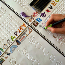 Carica l'immagine nel visualizzatore di Gallery, Groove Calligraphy 4 Quaderni Riutilizzabili, A4 con Scanalature Premium, Alfabeto, Corsivo, Numeri, Disegni+2 Penne Mag