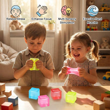 Carica l'immagine nel visualizzatore di Gallery, 4 Squishy Cubes Antistress 5 cm, Cubi Morbidi a Ritorno Lento da Spremere, Giocattoli Sensoriali Fidget per Bambini e Ad