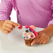 Carica l'immagine nel visualizzatore di Gallery, Play-Doh, Kitchen Creations, La Caffetteria Super Colorata, playset con 20 Accessori e 8 vasetti di Pasta modellabile