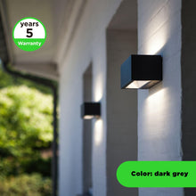 Carica l'immagine nel visualizzatore di Gallery, LUTEC Outdoor LED moderno Up Down Wall Light, lampada da parete esterna in alluminio antiruggine, 1230LM 4000K Cool Whit