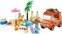 Carica l'immagine nel visualizzatore di Gallery, LEGO Bluey: Vacanza sulla Spiaggia della Famiglia di Bluey 11202
