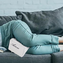 Carica l'immagine nel visualizzatore di Gallery, AOTOZE Cuscino ortopedico per gambe per chi dorme sul fianco, in memory foam, ergonomico, per ginocchia, 25 x 20 x 16 cm