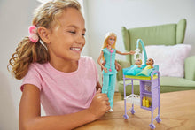 Carica l&#39;immagine nel visualizzatore di Gallery, Barbie Carriere Playset Pediatra Bambola, 2 Neonati e Accessori, Giocattolo per Bambini 3+ Anni, GKH23