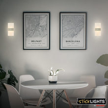 Carica l'immagine nel visualizzatore di Gallery, BRILONER Sticklights - Lampada parete senza fili con rilevatore di movimento, batteria ricaricabile, rimovibile magnetic