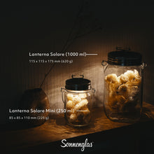 Carica l'immagine nel visualizzatore di Gallery, SONNENGLAS® Lanterna Solare Mini (250ml · incl. luce solare SOMO)