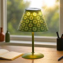 Carica l'immagine nel visualizzatore di Gallery, M mimotec - Lampada solare LED da tavolo Green Hearth, luce calda 2500K, dimmerabile, resistente all’acqua IP44, batteri