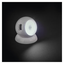 Carica l'immagine nel visualizzatore di Gallery, EMOS - Luce notturna a LED con sensore - LED COB in bianco freddo, alimentato a batteria (3 x AAA) - Supporto magnetico 