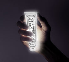 Carica l'immagine nel visualizzatore di Gallery, Marvis Whitening Mint Toothpaste 25 ml