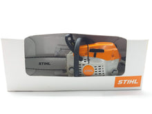 Carica l'immagine nel visualizzatore di Gallery, Stihl - Portachiavi a forma di motosega, funzionamento a batteria