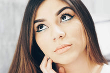 Carica l'immagine nel visualizzatore di Gallery, essence THE FALSE LASHES MASCARA EXTREME VOLUME &amp; CURL volumizzante (10 ml)