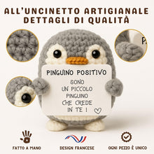 Carica l&#39;immagine nel visualizzatore di Gallery, Pinguino Positivo© | Regalo Originale e Divertente | Idea Simpatica | Festa Bambini Ragazzi | Compleanno Bimba Bimbo| Decorazione Cameretta| Amigurumi Casa | Bambola Umoristica | Peluche Motivazionale