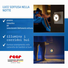 Carica l'immagine nel visualizzatore di Gallery, reer NightGuide Star, luce notturna a LED con sensore crepuscolare, luce bianca calda, risparmio energetico, per prese, 