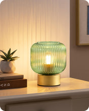Carica l'immagine nel visualizzatore di Gallery, EDISHINE Lampada Tavolo E27, Paralume Vetro Verde, Base Metallo Dorata