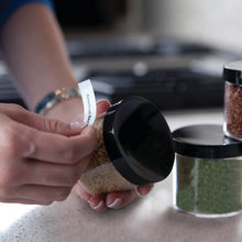 Carica l'immagine nel visualizzatore di Gallery, Dymo LetraTag etichette originali in plastica – rotolo da 12 mm x 4 m – stampa nera su bianco – LT etichette autoadesive per etichettatrice LetraTag – 2 pezzi