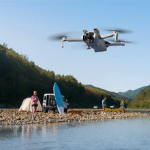 Carica l&#39;immagine nel visualizzatore di Gallery, DJI Mini 3 – Mini drone con fotocamera leggero e pieghevole con video in 4K HDR, autonomia di 38 minuti, Riprese verticali native e funzioni intelligenti, C0