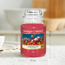 Carica l'immagine nel visualizzatore di Gallery, Yankee Candle Scented Candle, Candela in giara grande della Vigilia di Natale, Candele a lunga combustione: fino a 150 ore