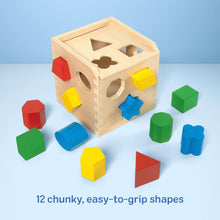 Carica l'immagine nel visualizzatore di Gallery, Melissa &amp; Doug Cubo Incastri - Forme Geometriche in Legno, Giochi Educativi, Montessori, Regali per bambino e Bambina, +