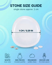 Carica l'immagine nel visualizzatore di Gallery, Ciottoli Luminosi Bianchi 300 Pz Si Illuminano Al Buio Assorbendo Luce Solare Per Sentieri Sicuri e Decorazione Giardino