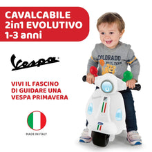 Carica l&#39;immagine nel visualizzatore di Gallery, Chicco Vespa per Bambini Primavera Bianca, Moto Giocattolo Cavalcabile con Pannello Elettronico, Luci e Suoni, Ruote di Supporto Rimuovibili, Max 25 Kg, Giochi per Bambini 1-3 Anni
