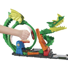 Carica l&#39;immagine nel visualizzatore di Gallery, Hot Wheels City - Dragone di Fuoco, Set da Gioco con Stazione Vigili del Fuoco e Pista-Corpo del Drago da sconfiggere, 1 macchinina Inclusa, Giocattolo per Bambini, 5+ Anni, HJV70