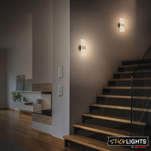 Carica l'immagine nel visualizzatore di Gallery, BRILONER Sticklights - Lampada parete senza fili con rilevatore di movimento, batteria ricaricabile, rimovibile magnetic