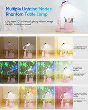 Carica l'immagine nel visualizzatore di Gallery, Lampada da Scrivania a LED per Bambini,Lampada da Tavolo con Portapenne e Proiezione di Stelle,3 Modalità di Luminosità 