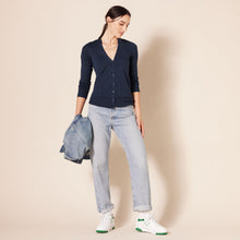 Carica l'immagine nel visualizzatore di Gallery, Amazon Essentials Cardigan Leggero Girocollo (Disponibile in Taglie Forti) Donna, Blu Marino, L