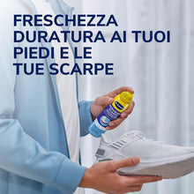 Carica l'immagine nel visualizzatore di Gallery, Dr. Scholl's, Deodorante Spray per Scarpe con Tecnologia Attiva sul Controllo degli Odori, Elimina e Protegge dai Cattivi Odori per 48h, Adatto ad Ogni Tipo di Scarpa, 3 Flaconi da 150 ml