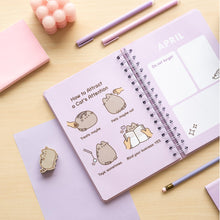 Carica l&#39;immagine nel visualizzatore di Gallery, Grupo Erik: Diario Scuola 2024 2025 Pusheen, Agenda settimanale A5 12 mesi, 14,8x21 cm, Diario Pusheen 2024 2025, Agenda Pusheen 2024 2025, Cancelleria Kawaii
