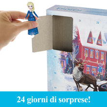Carica l'immagine nel visualizzatore di Gallery, Mattel Disney Frozen - Calendario dell'Avvento, include 2 mini bambole Anna ed Elsa, 2 personaggi amici, sabbia modellabile e 24 sorprese per le feste, giocattolo per bambini, 3+ anni, HWX20