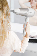 Carica l'immagine nel visualizzatore di Gallery, Rowenta CV5930 Powerline Asciugacapelli con Booster Ionico, Phon per Capelli 2100W, Tecnologia Effiwatts, Thermo Control, 1 Diffusore e 1 Concentratore, 6 Combinazioni di Velocità/Temperatura