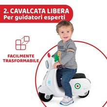 Carica l&#39;immagine nel visualizzatore di Gallery, Chicco Vespa per Bambini Primavera Bianca, Moto Giocattolo Cavalcabile con Pannello Elettronico, Luci e Suoni, Ruote di Supporto Rimuovibili, Max 25 Kg, Giochi per Bambini 1-3 Anni