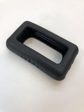 Carica l'immagine nel visualizzatore di Gallery, salvatelecomando elastico universale per apricancelli automatici modello micro larghezza da 2.8 a 5 cm lunghezza da 5.5 