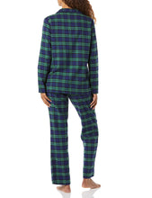 Carica l'immagine nel visualizzatore di Gallery, Amazon Essentials Set pigiama da donna in flanella a maniche lunghe con bottoni sul davanti e pantaloni, blu cobalto verde a quadri Blackwatch, M