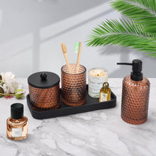 Carica l'immagine nel visualizzatore di Gallery, Set di accessori per il bagno, 4 pezzi in vetro ambrato set di accessori da bagno - dispenser sapone lozione, portaspazzolino, dispenser Qtip Holder e vassoio in resina, organizer da banco, ambra