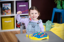 Carica l'immagine nel visualizzatore di Gallery, Goliath Let's Go Fishin', Gioco Orginale della Pesca, dai 3 Anni, Gioco d'Azione con Pesci e Canna da Pesca, Giochi per Bambini da Regalare