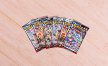 Carica l'immagine nel visualizzatore di Gallery, GCC Pokémon: confezione di buste dell’espansione Scarlatto e Violetto - Corona Astrale (sei buste di espansione)