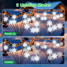 Carica l'immagine nel visualizzatore di Gallery, Qoosea Albero di Natale Luci Solare da Giardino, 4 Pezzi 8 Modalità Lampade Solari Alberi di Natale con 80LED Fiocco di 